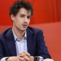 梦见洗澡人工智能实验室Mistral将推出其首款推理模型，挑战 OpenAI